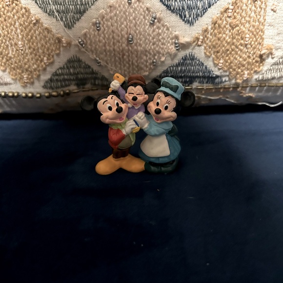 Mickey Mouse Christmas Carol Figure - Picture 1 of 3